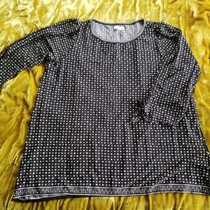 2x Max Studio black and white top